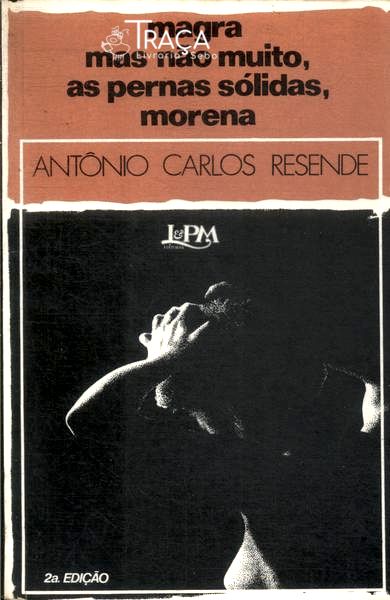 Magra Mas Não Muito As Pernas Sólidas Morena