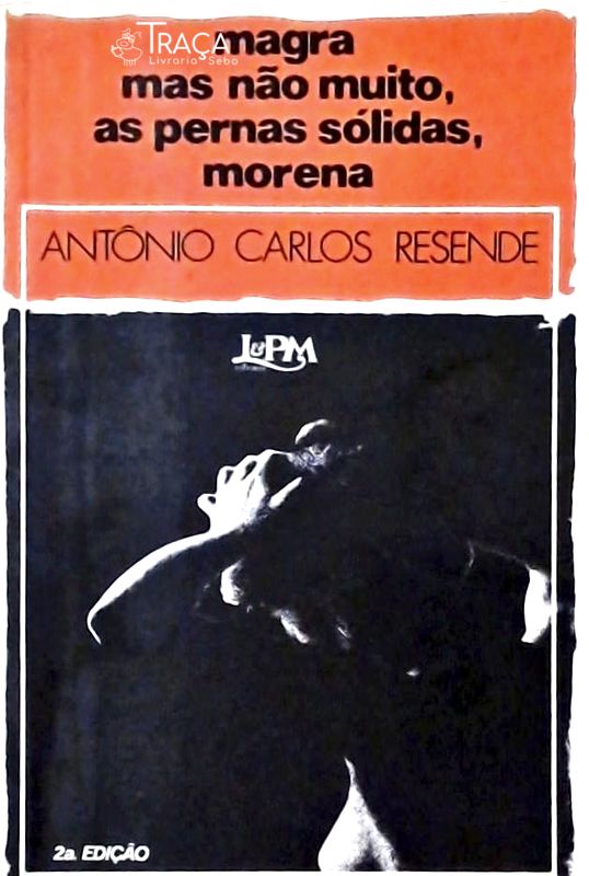 Magra Mas Não Muito As Pernas Sólidas Morena