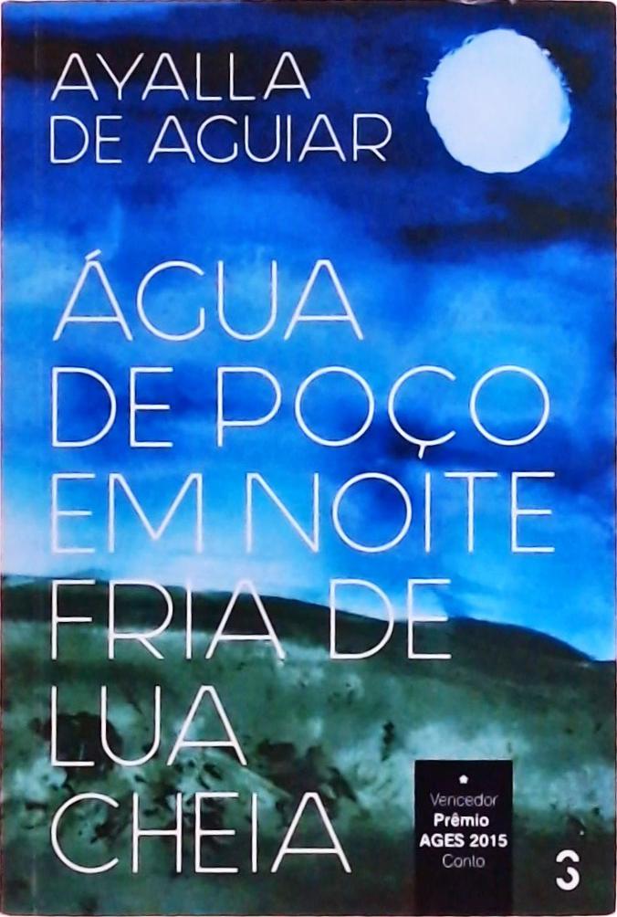 Água De Poço Em Noite Fria De Lua Cheia