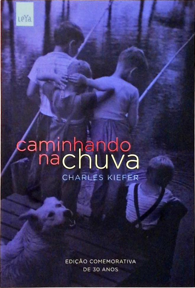 Caminhando Na Chuva