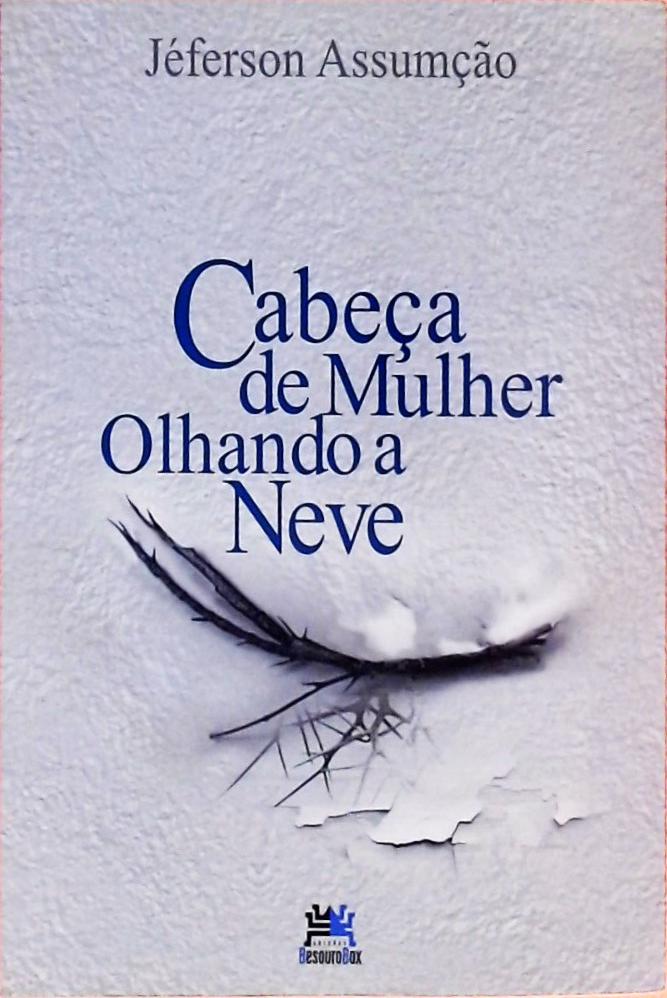 Cabeça De Mulher Olhando A Neve