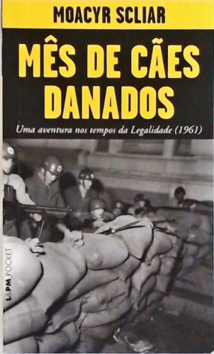 Mês De Cães Danados