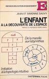 LEnfant à la Découverte de Lespace