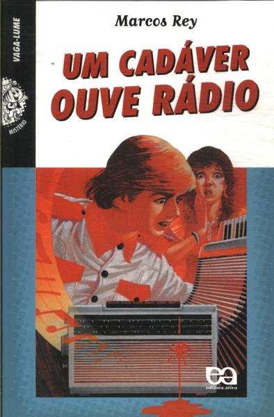 Um Cadáver Ouve Rádio