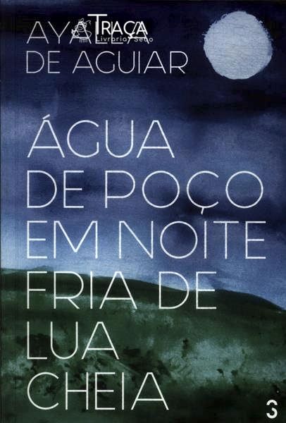 Água De Poço Em Noite Fria De Lua Cheia