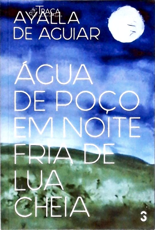 Água De Poço Em Noite Fria De Lua Cheia