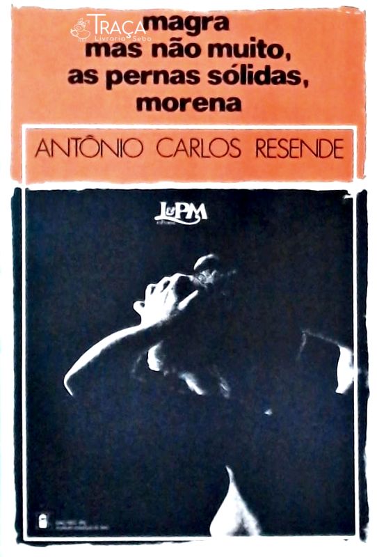 Magra Mas Não Muito as Pernas Sólidas Morena