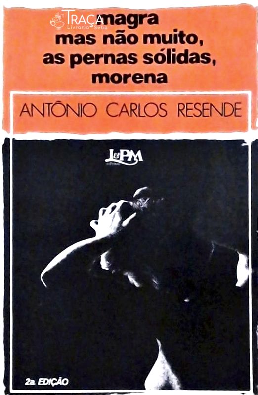 Magra Mas Não Muito As Pernas Sólidas Morena