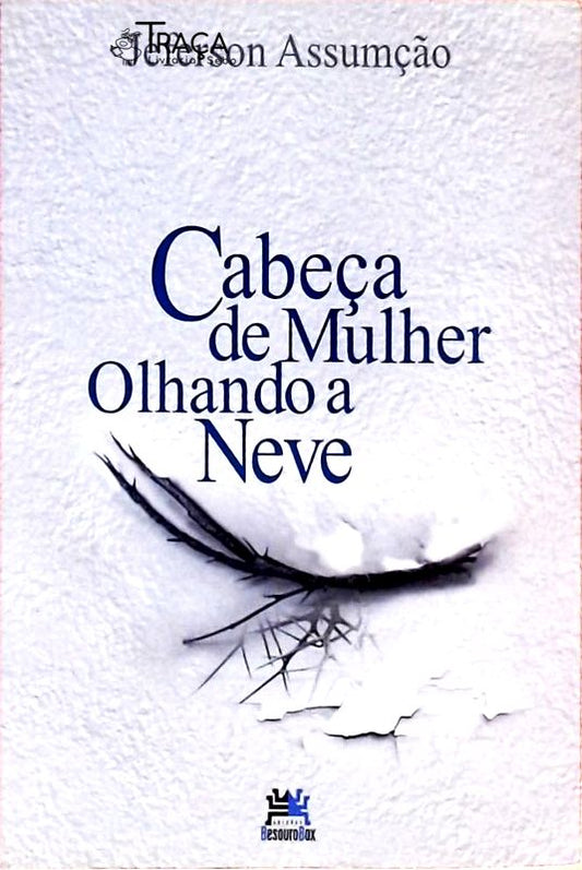 Cabeça De Mulher Olhando A Neve