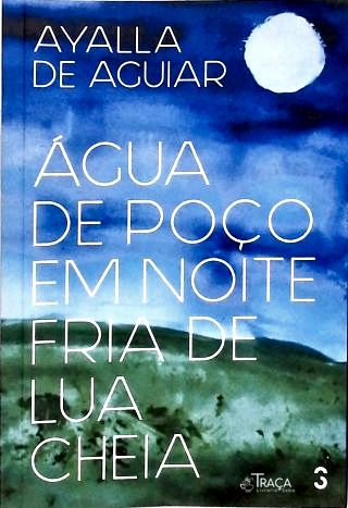 Água De Poço Em Noite Fria De Lua Cheia